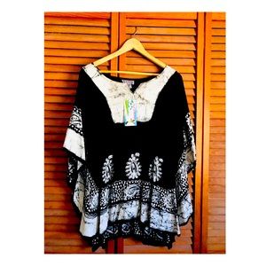 Just Cruising Black + White Poncho-style Top